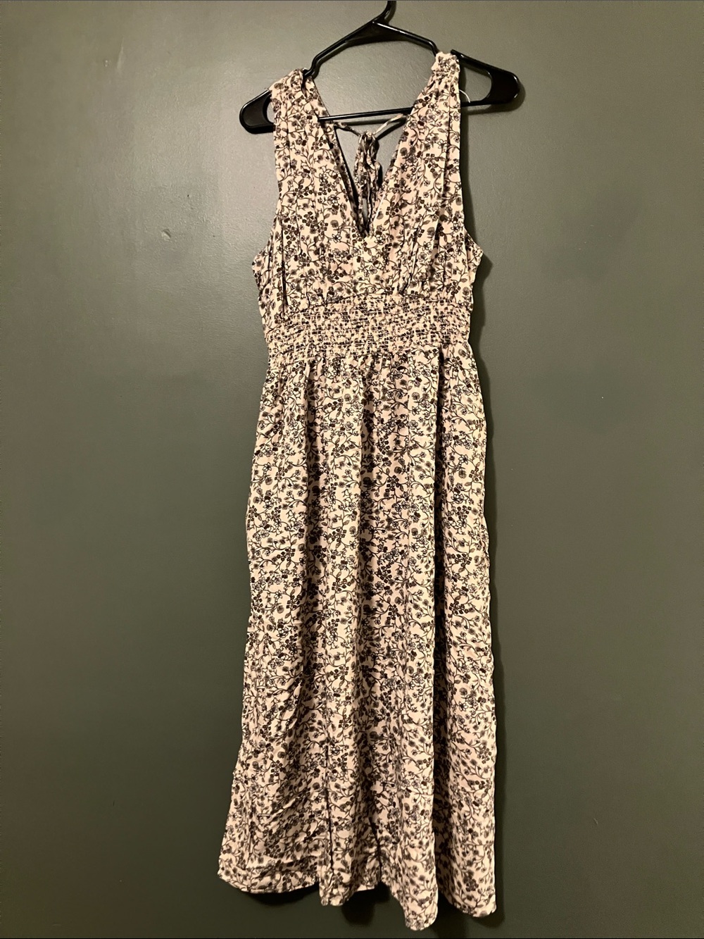Old Navy Cream and Black Floral Tie-Back Smocked Maxi Dress
